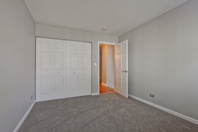 119 Pembroke Cir unit 3C, Lake Bluff, IL 60044 - photo 2