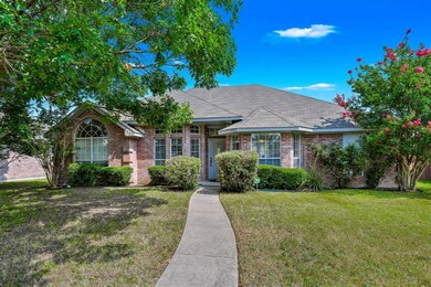 1207 Old Knoll Dr, Wylie, TX 75098 - photo 2