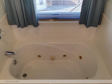 403 Hillcrest St, Lansing, KS 66043 - photo 4