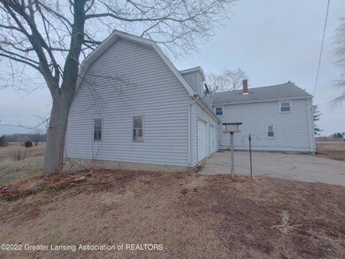 Large Garage with 2nd Floor!