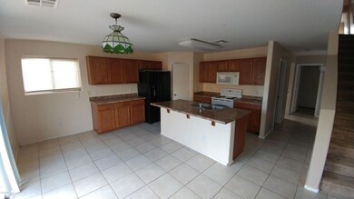 Dining/kitchen