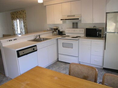 18 Boyle St, Lincoln, NH 03251 - photo 6