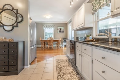 54 Chase St, Danvers, MA 01923 - photo 5