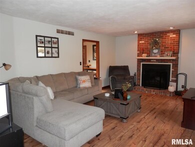 4370 Westport Cir, Galesburg, IL 61401 - photo 6