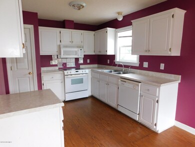 2389 Brock Ave, Winterville, NC 28590 - photo 6