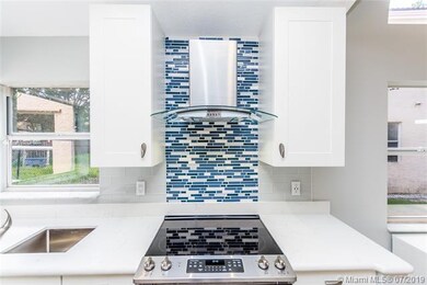 9257 Magnolia Ct, Davie, FL 33328 - photo 6