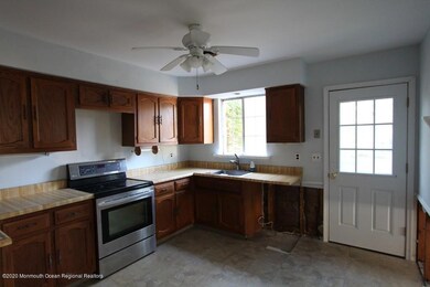 351-637049 Kitchen (16)