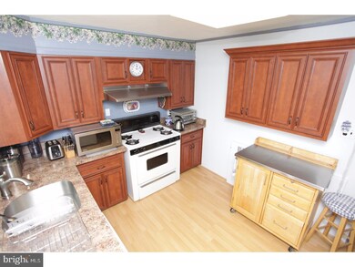 412 Carlton Ave, Wyncote, PA 19095 - photo 7