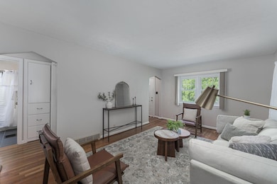 832 Oxley Road