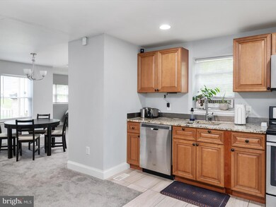 5714 Somerset Rd, Riverdale, MD 20737 - photo 5