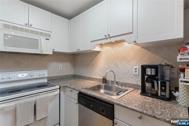 330 Monroe St unit 3R, Hoboken, NJ 07030 - photo 7