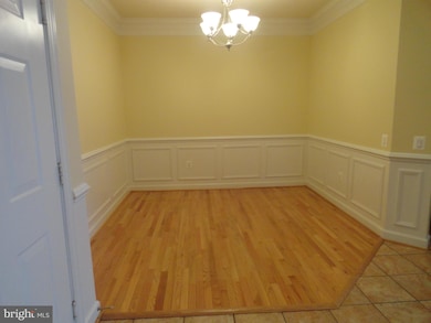 7871 Rolling Woods Ct unit 303, Springfield, VA 22152 - photo 6