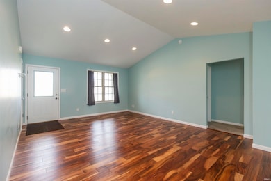 23060 Rumford Dr, South Bend, IN 46628 - photo 3