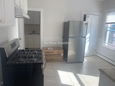 422 Norfolk St unit 3, Somerville, MA 02143 - photo 2