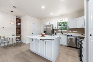 702 SE 8th St, Gainesville, FL 32601 - photo 7