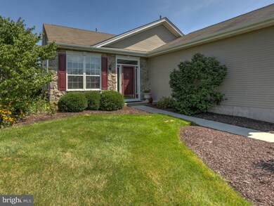 26 Ellington Dr, Columbus, NJ 08022 - photo 2