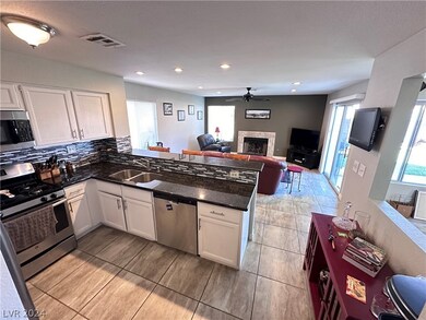 2728 Sattley Cir, Las Vegas, NV 89117 - photo 5