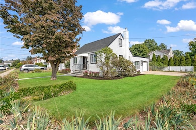 1 Center Ct, Bethpage, NY 11714 - photo 5