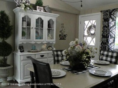 125 E Holmes Rd, Lansing, MI 48910 - photo 6