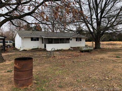 404 Grassy Lake Rd, Hendrix, OK 74741 - photo 2