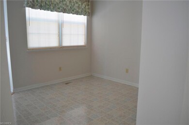 8889 Morgans Run unit 12C, Olmsted Falls, OH 44138 - photo 7