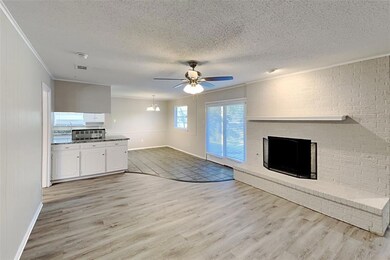 2120 Hurstview Dr, Hurst, TX 76054 - photo 4