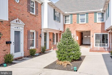 452 W Chocolate Ave, Hershey, PA 17033 - photo 2