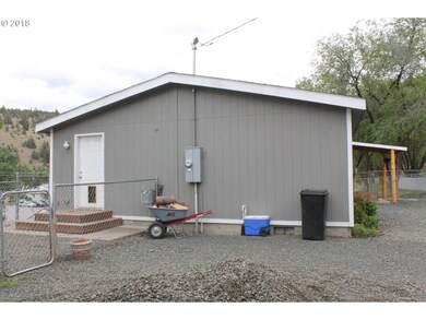 393 Brent Ln, Canyon City, OR 97820 - photo 4