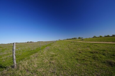 Falke-Heinrich Rd, Schulenburg, TX 78956 - photo 4