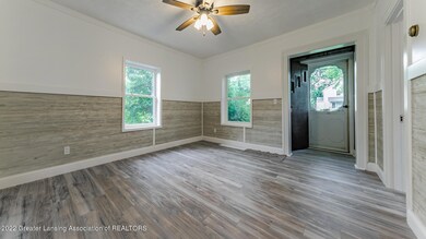 211 W Berry Ave, Lansing, MI 48910 - photo 4
