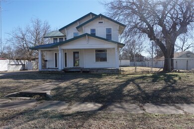 711 W Broadway St, Henryetta, OK 74437 - photo 3