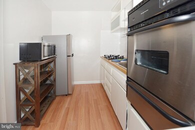 Potomac Plaza Terraces unit 512, Washington, DC 20037 - photo 5