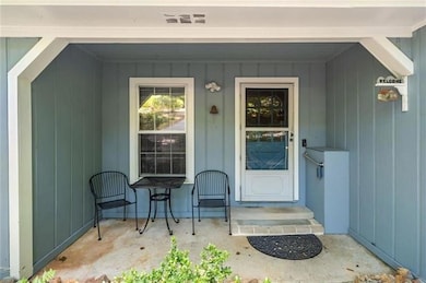 551 Duke Dr, Marietta, GA 30066 - photo 2