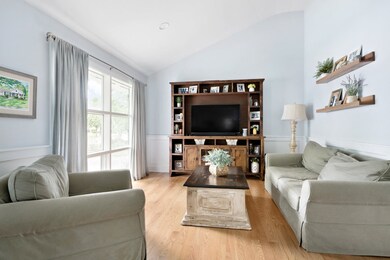 370 E Marion St, Elmhurst, IL 60126 - photo 3