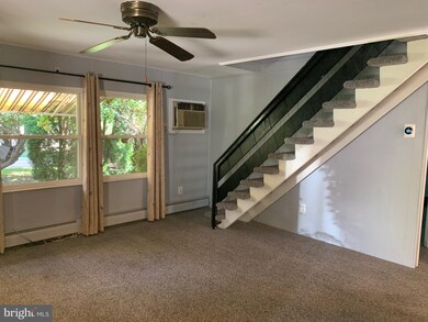 42 Rustleaf Ln, Levittown, PA 19055 - photo 2