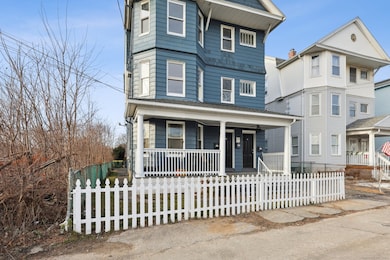 31 Sheffield St, Waterbury, CT 06704 - photo 2