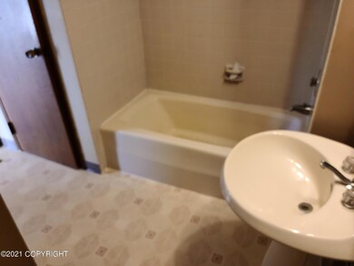 1113 W Fireweed Ln unit 400, Anchorage, AK 99503 - photo 5