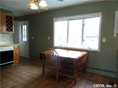 Kitchen SPACIOUS EAT-IN KITCHEN