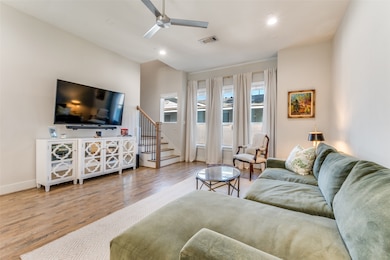 4914 Live Oak St unit 4, Dallas, TX 75206 - photo 4