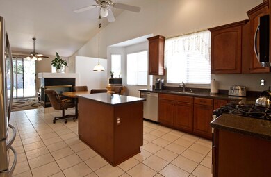 Eat-in Kitchen