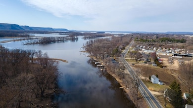 1626 Lakeshore Dr, La Crosse, WI 54603 - photo 3