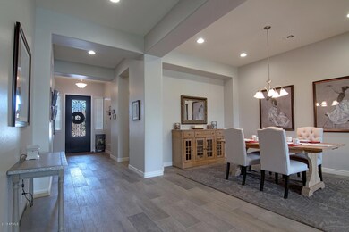 10207 W Hedge Hog Pl-large-004-19-Entry