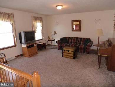 2587 Rocky Spring Rd, Chambersburg, PA 17201 - photo 2