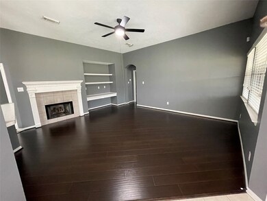 13647 Country Pine Ct, Tomball, TX 77375 - photo 5