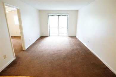 1220 8th St NE unit . J, Hickory, NC 28601 - photo 2