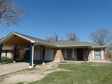 2142 Rainy River Dr, Houston, TX 77088 - photo 3