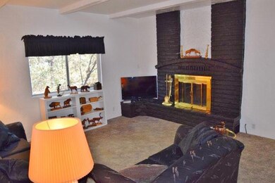 Living Room (5)