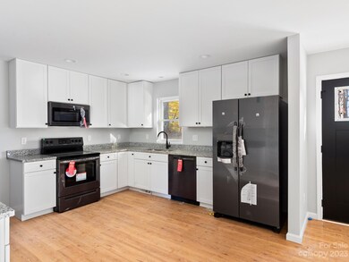 32 Shire Way Ln, Leicester, NC 28748 - photo 5