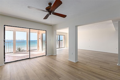 Living/Dining area
