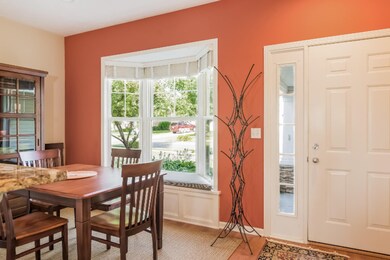 005-Foyer-1919596-medium